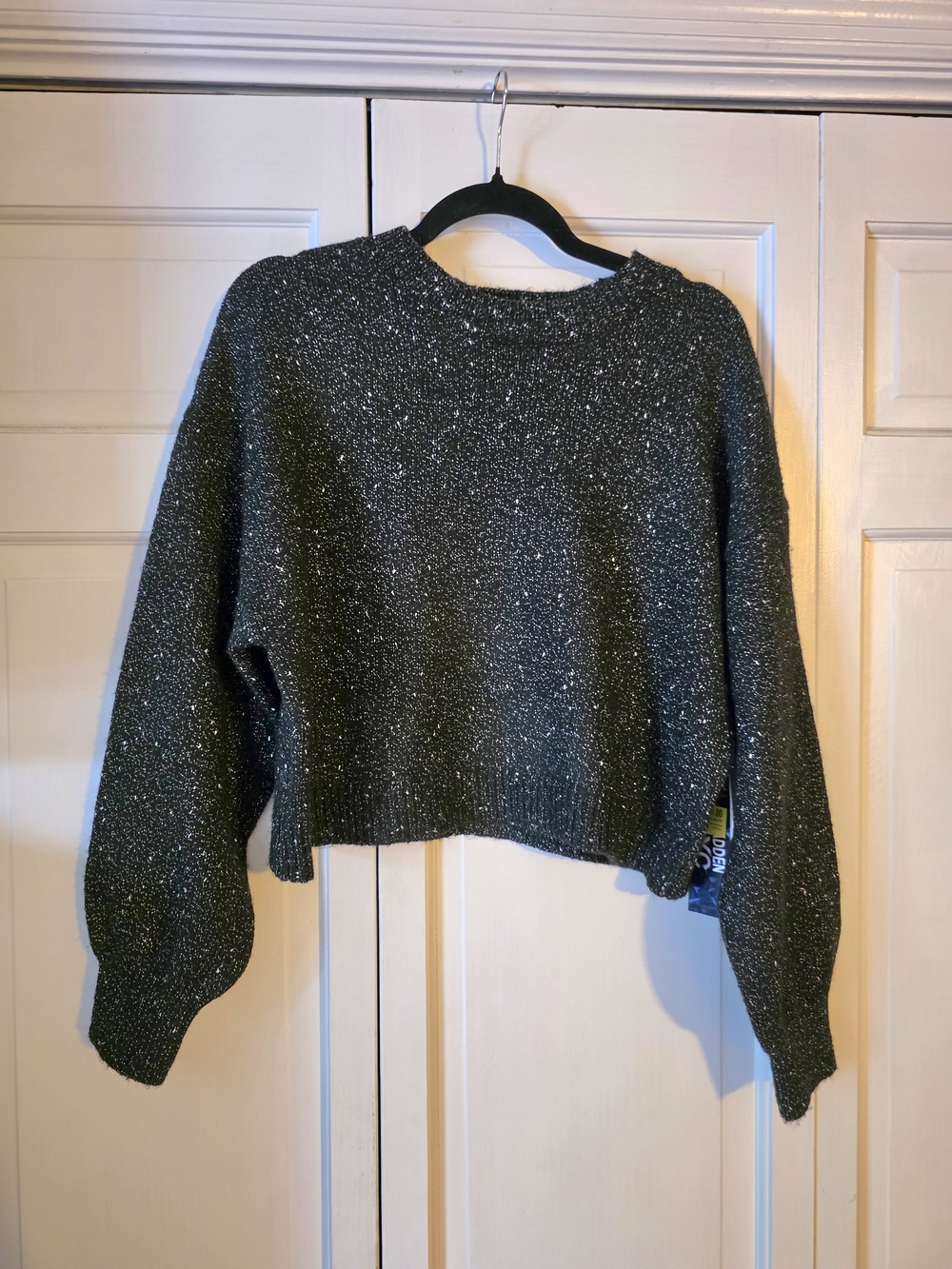Madden NYC Crewneck Long Sleeve Crop Sweater Black Large NWT